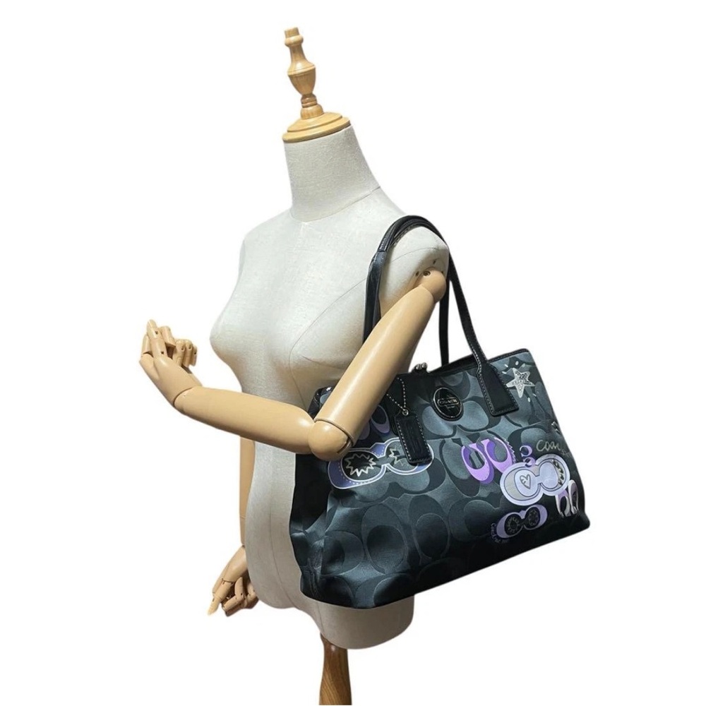 Coach Black Signature Canvas Optic Artistic Tote w Kisslock Closure EUC. - Picture 3 of 16